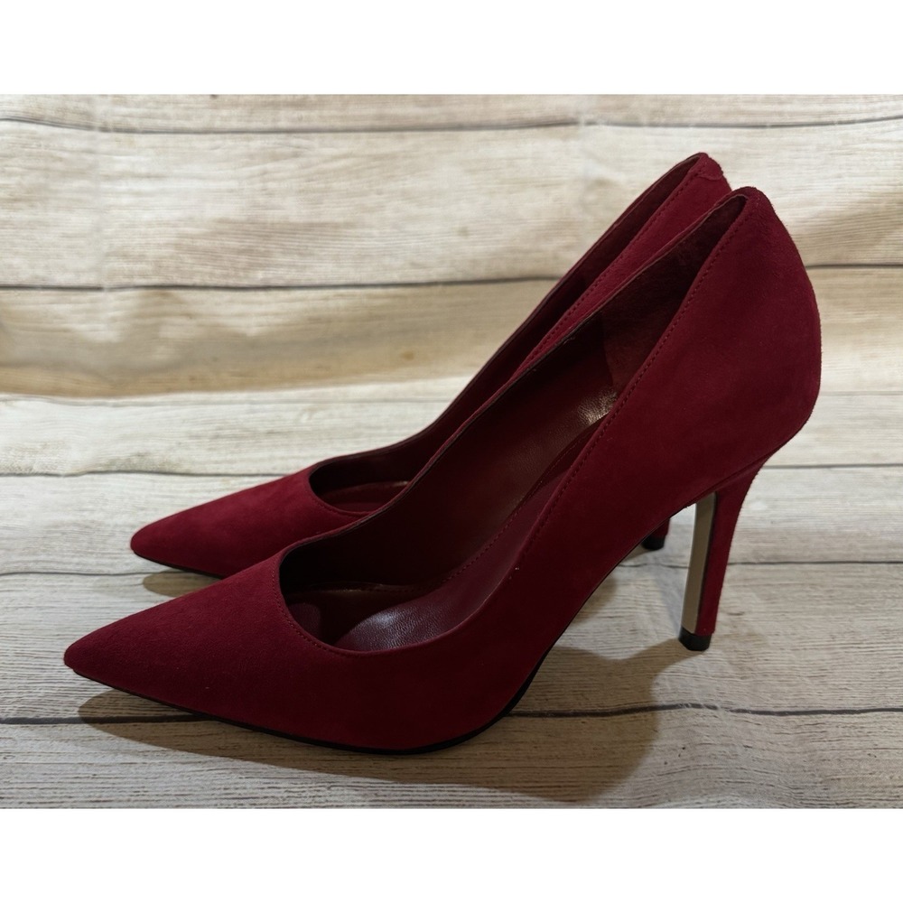 Beautiful Marc Fisher Red Suede Pointed Toe Pumps Stiletto Heels Womens Sz 6 M - Picture 2 of 8